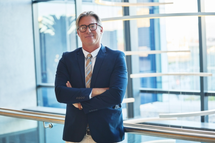 How to Attract High-Value LinkedIn Clients Without Sounding Salesy